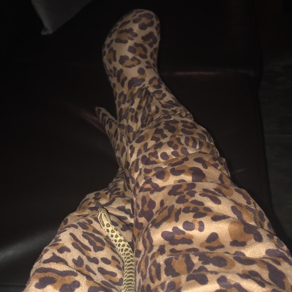 SOLD Like New Thigh High Leopard Print Boots Sz 6 - Picture 5 of 6